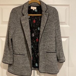 New condition Skies are blue blazer